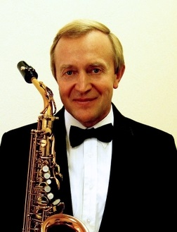 Мясоедов_Вениамин_-_с_саксофоном.820x350.jpg